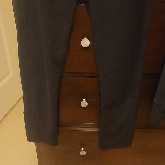 lululemon Black Cropped 23 Inch athletica Leggings Size 8 - Picture 2 of 8
